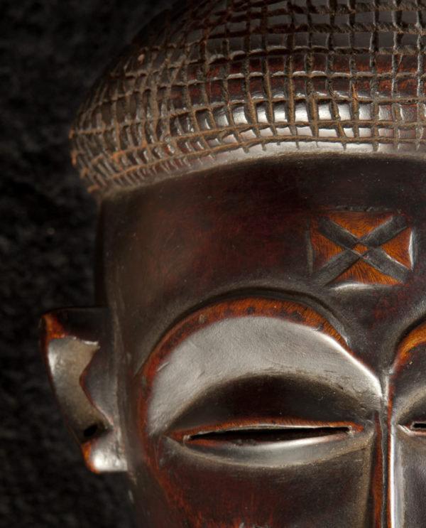 Maschera Angola Chokwe P0030 - Art Primitivo e contemporaneo - gallery Arts - arte primitiva africa - shop - spoleto umbria